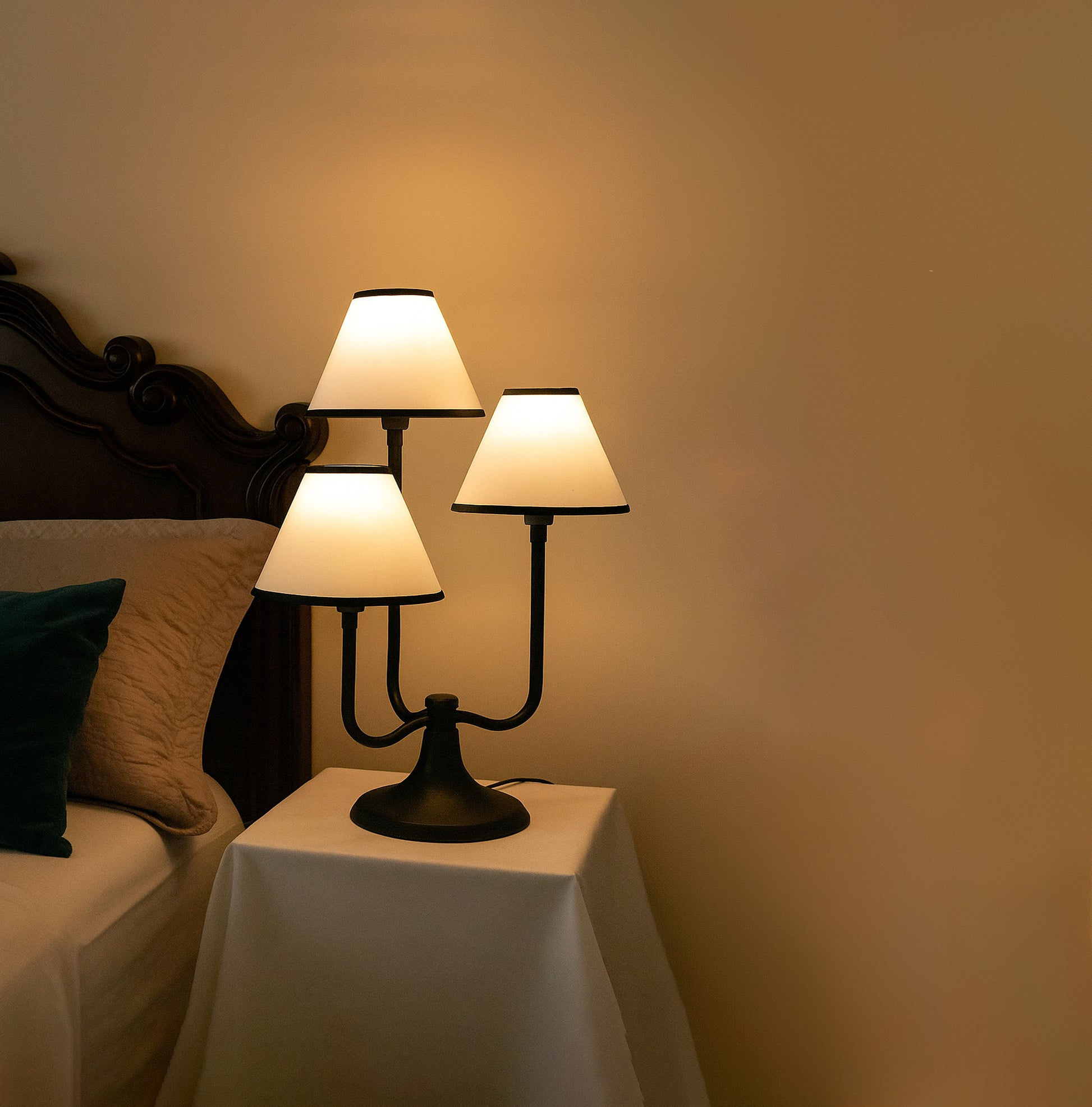Discover Table Lamps: A Variety of Stunning Shades matte black