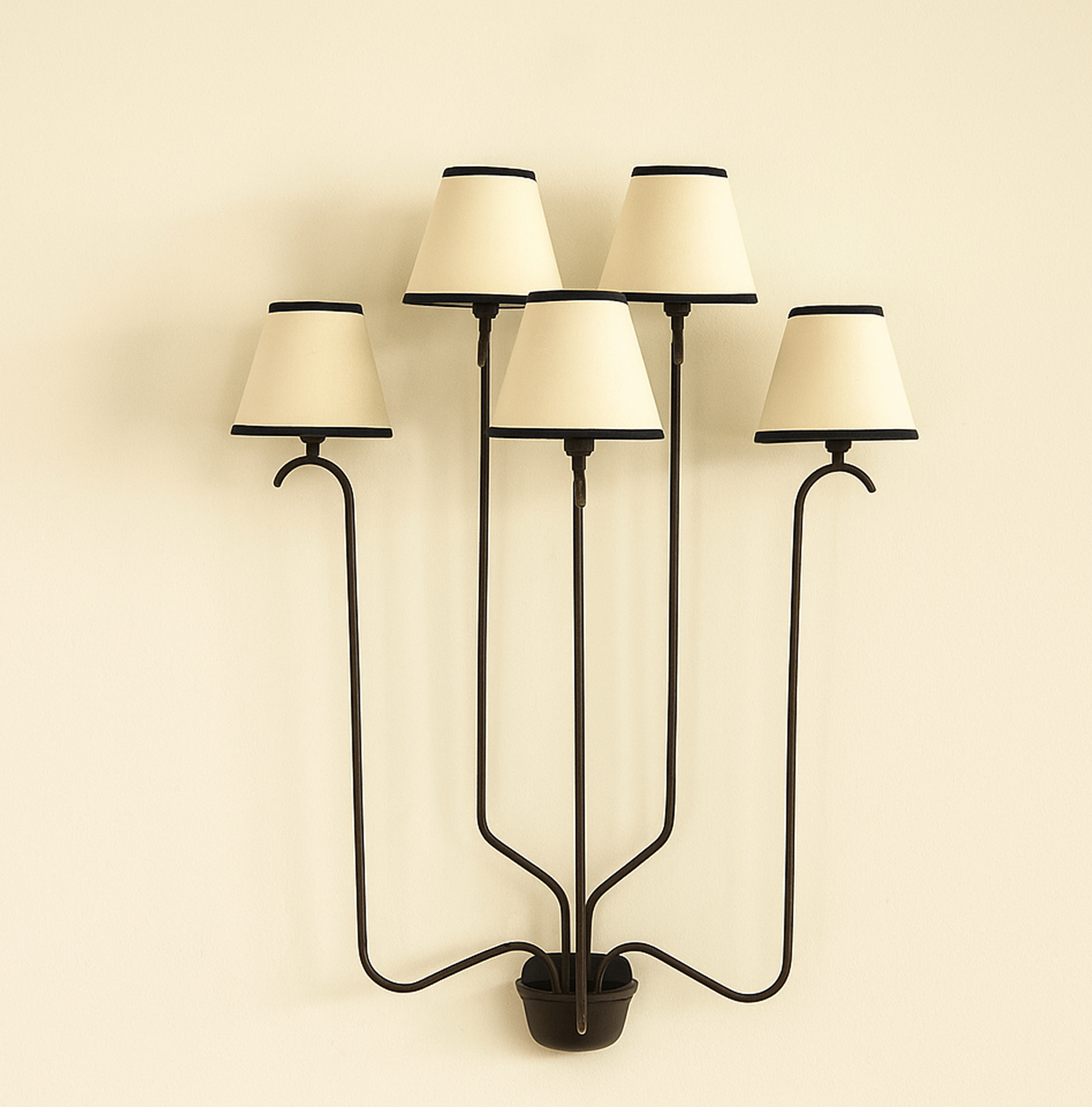 Wall Lights: A Touch of Luxury for Every Room matte black