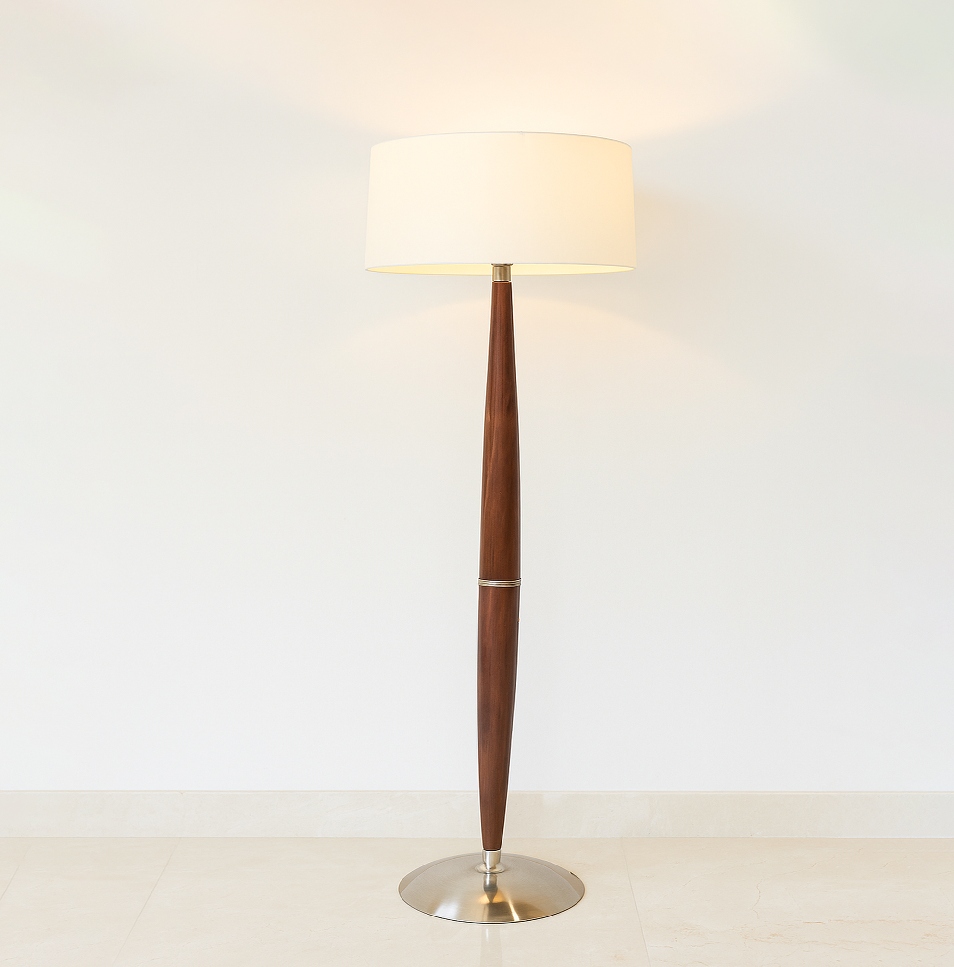 Discover the Best Floor Lamps for Every Aesthetic Nickle plated