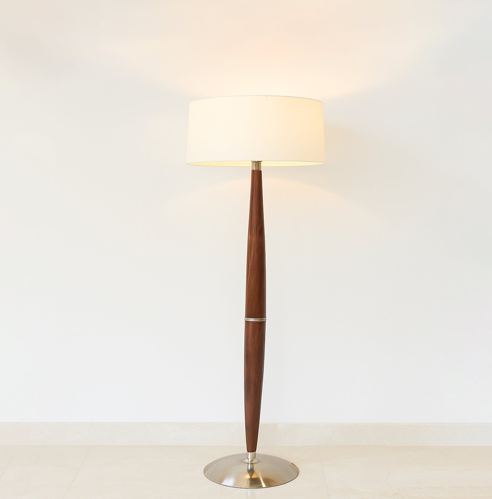 Discover the Best Floor Lamps for Every Aesthetic Nickle plated