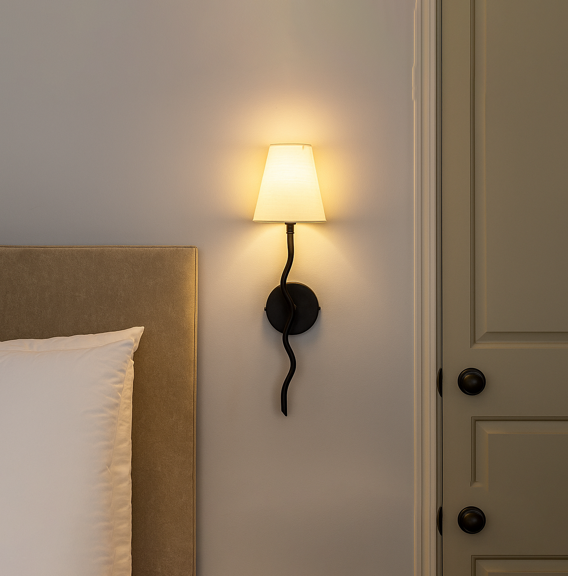 Unique Black Vertical Lamps You Need to See