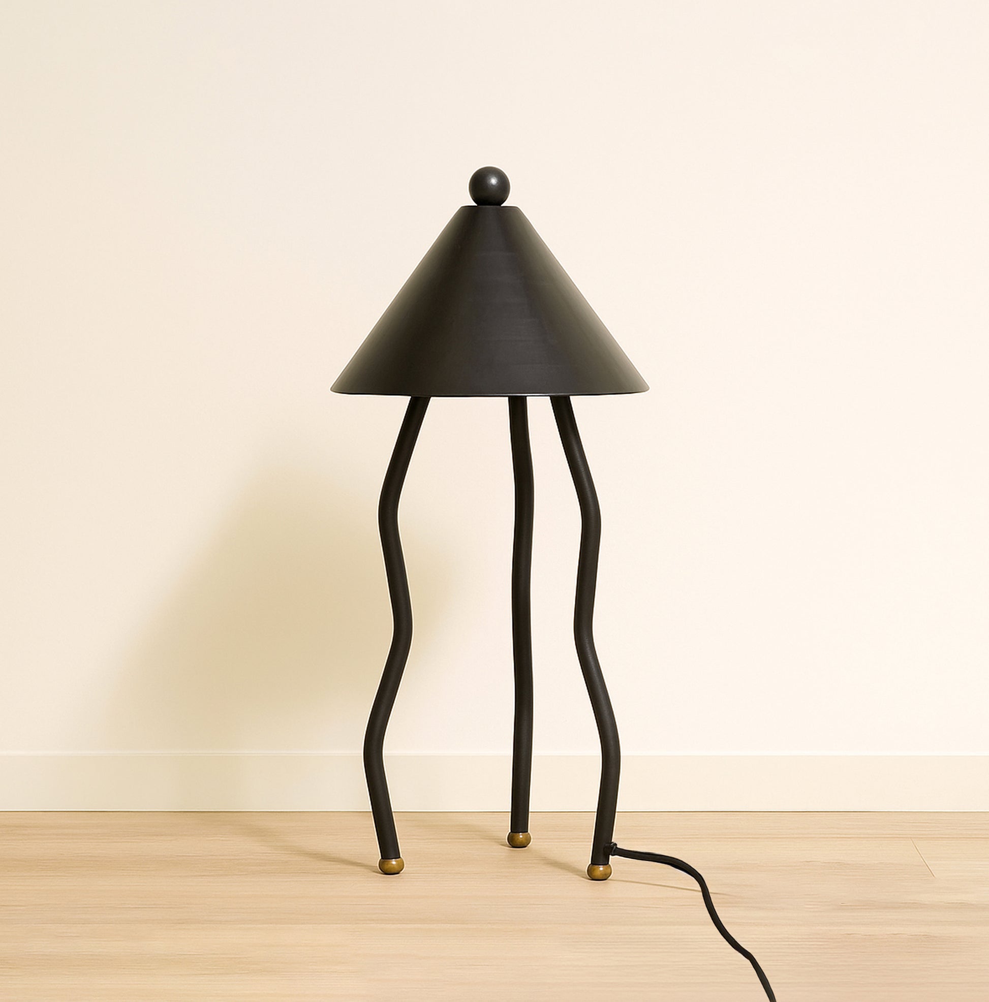 Discover the Magic of Jellyfish Metal table tripod Lamps matte black