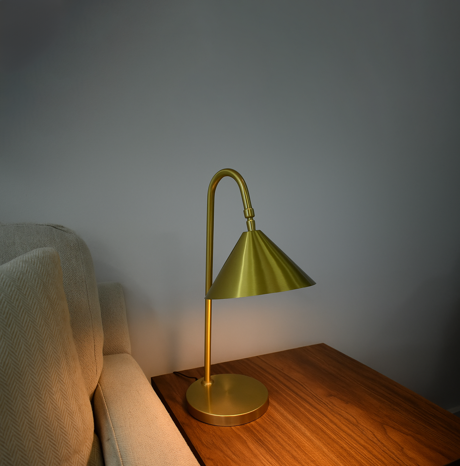 Table Lamps That Enhance Your Workspace golden
