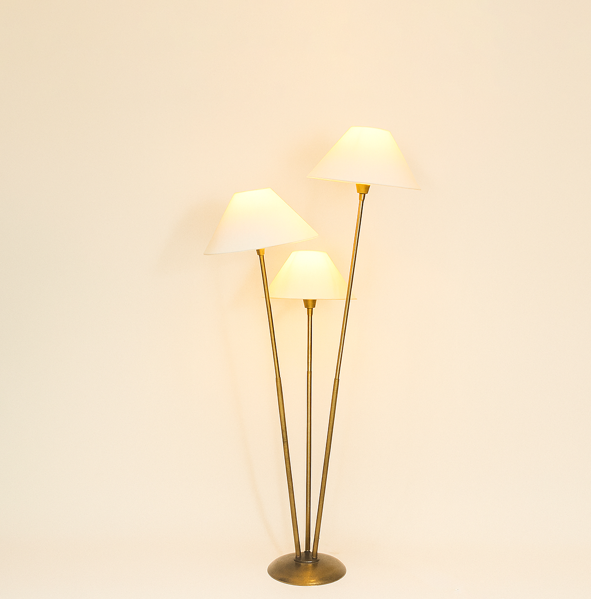 The Perfect Brown Lamp: Three Shades for Every Ambiance Brown