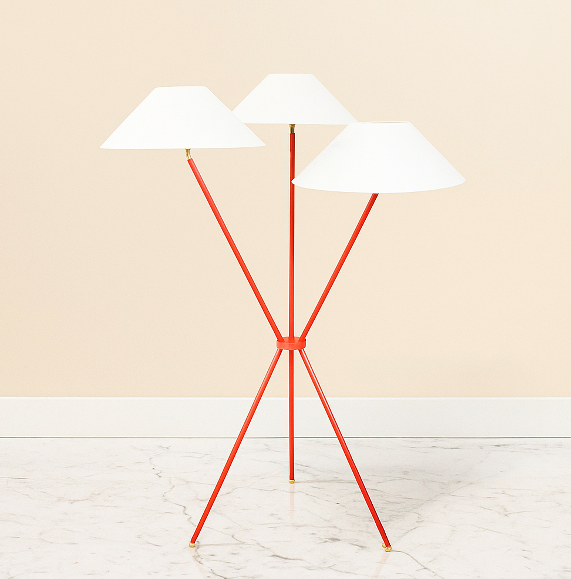 Trendy Floor Lamps to Upgrade Your Home Decor Red