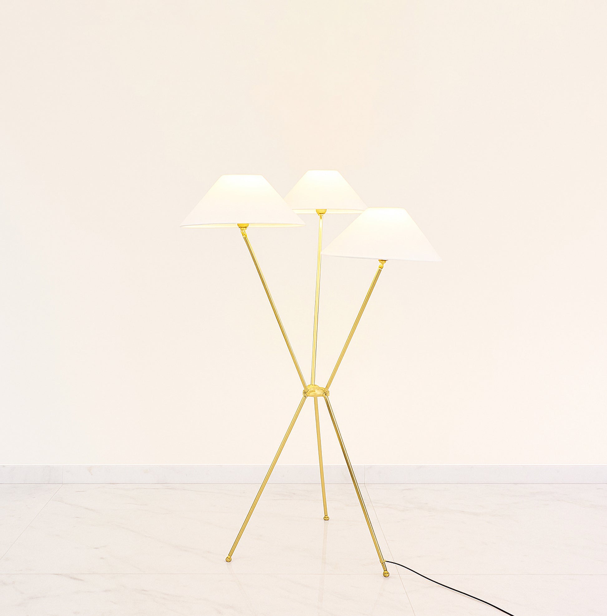 Discover the Best Floor Lamps for Every Room Golden