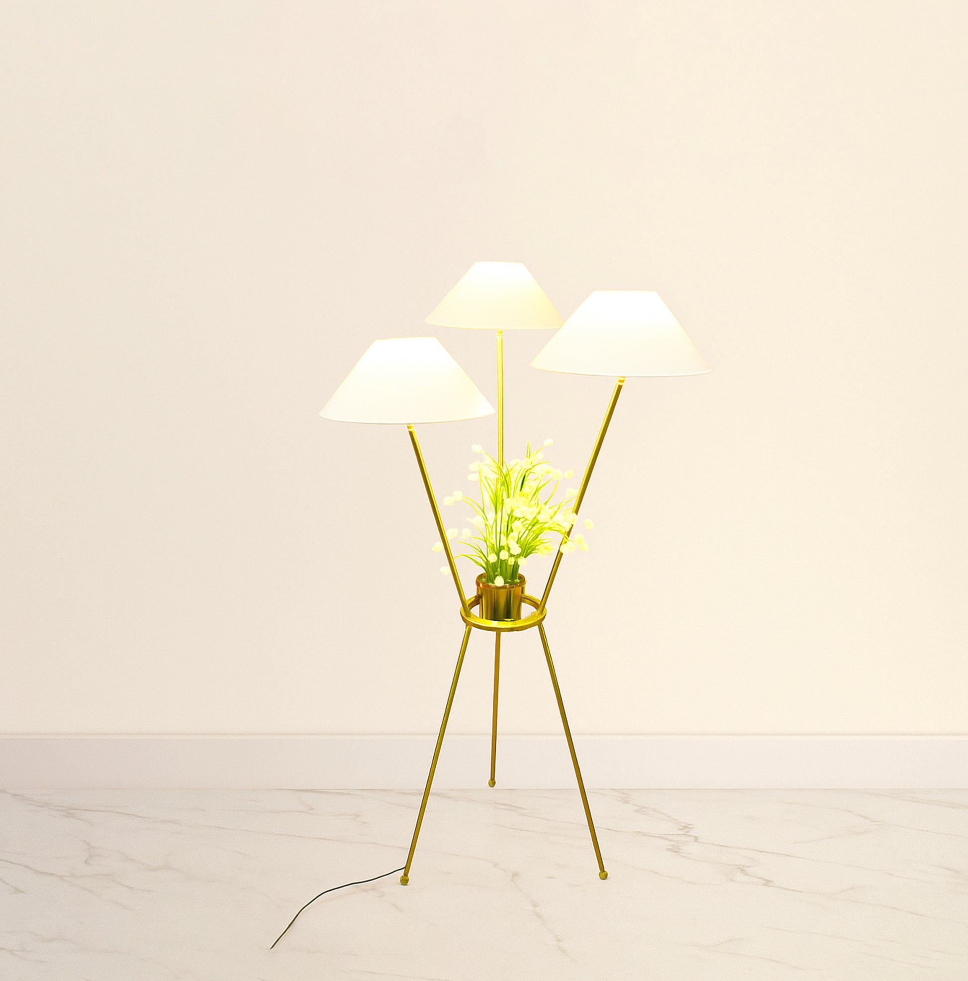 Floor Lamps: A Perfect Blend of Function and Style Golden