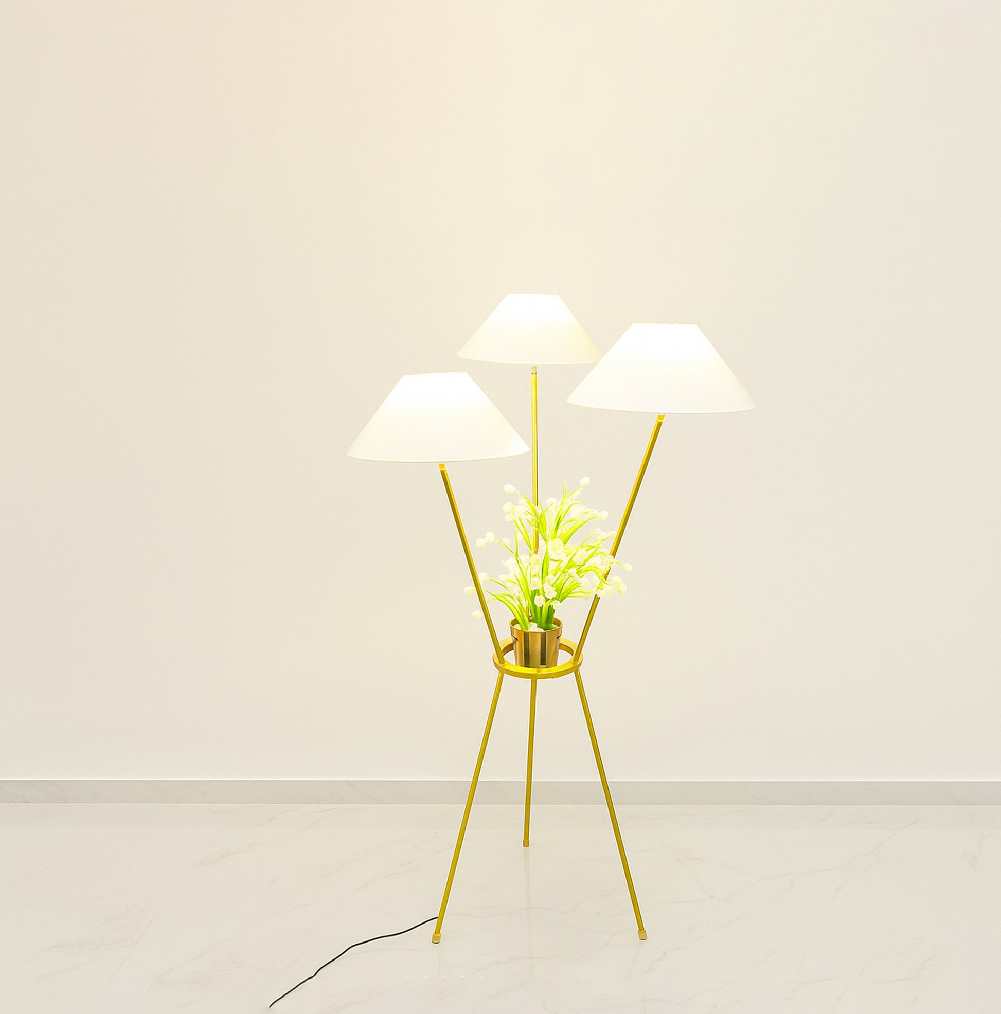 Floor Lamps: A Perfect Blend of Function and Style Golden