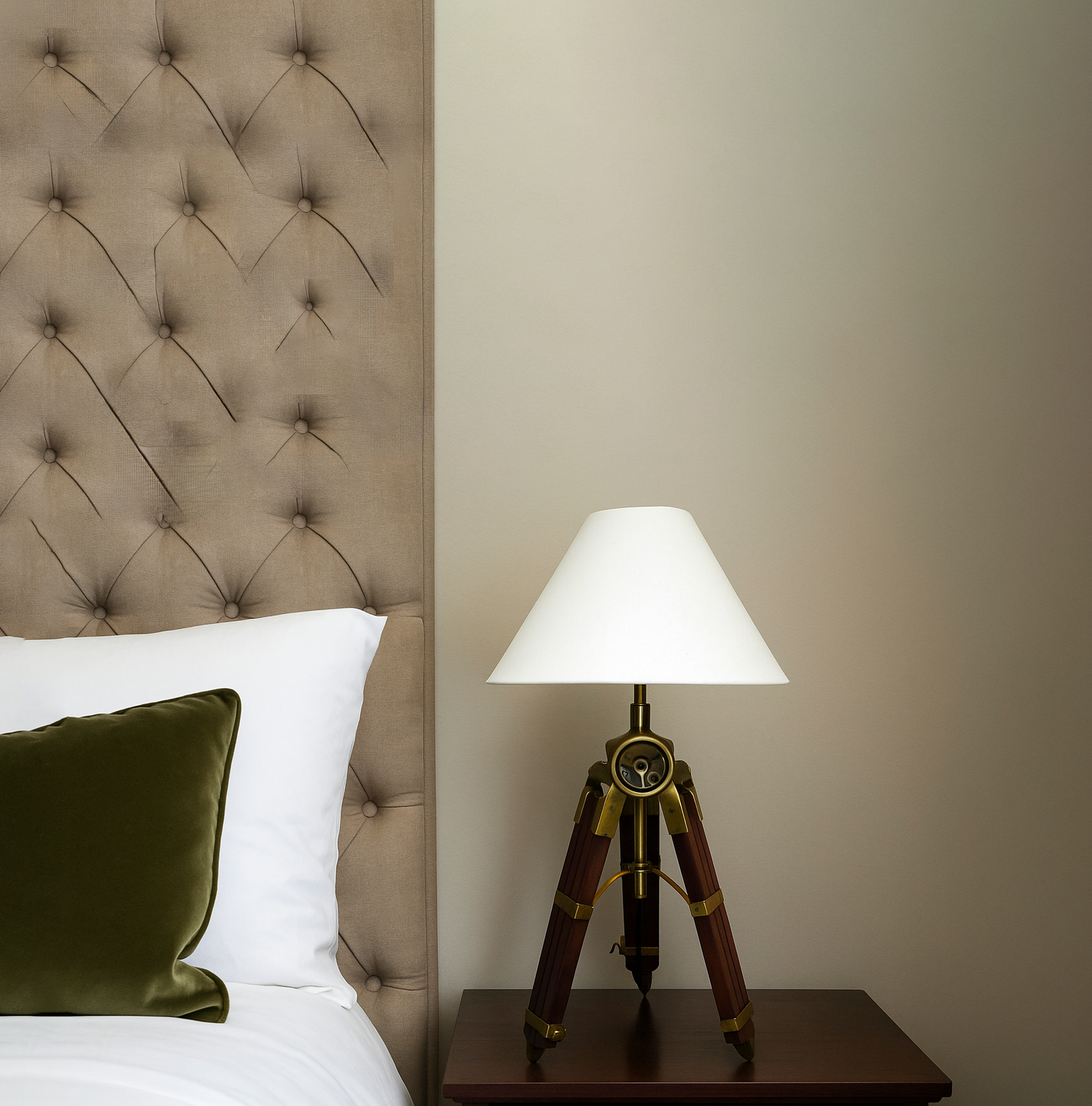 Trendy Table Tripod Lamps to Elevate Your Decor Brass Golden