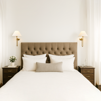 One Wall Lamp in Gold: A Touch of Luxury