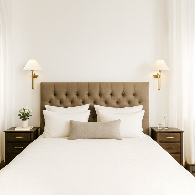 One Wall Lamp in Gold: A Touch of Luxury
