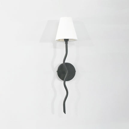 Unique Black Vertical Lamps You Need to See