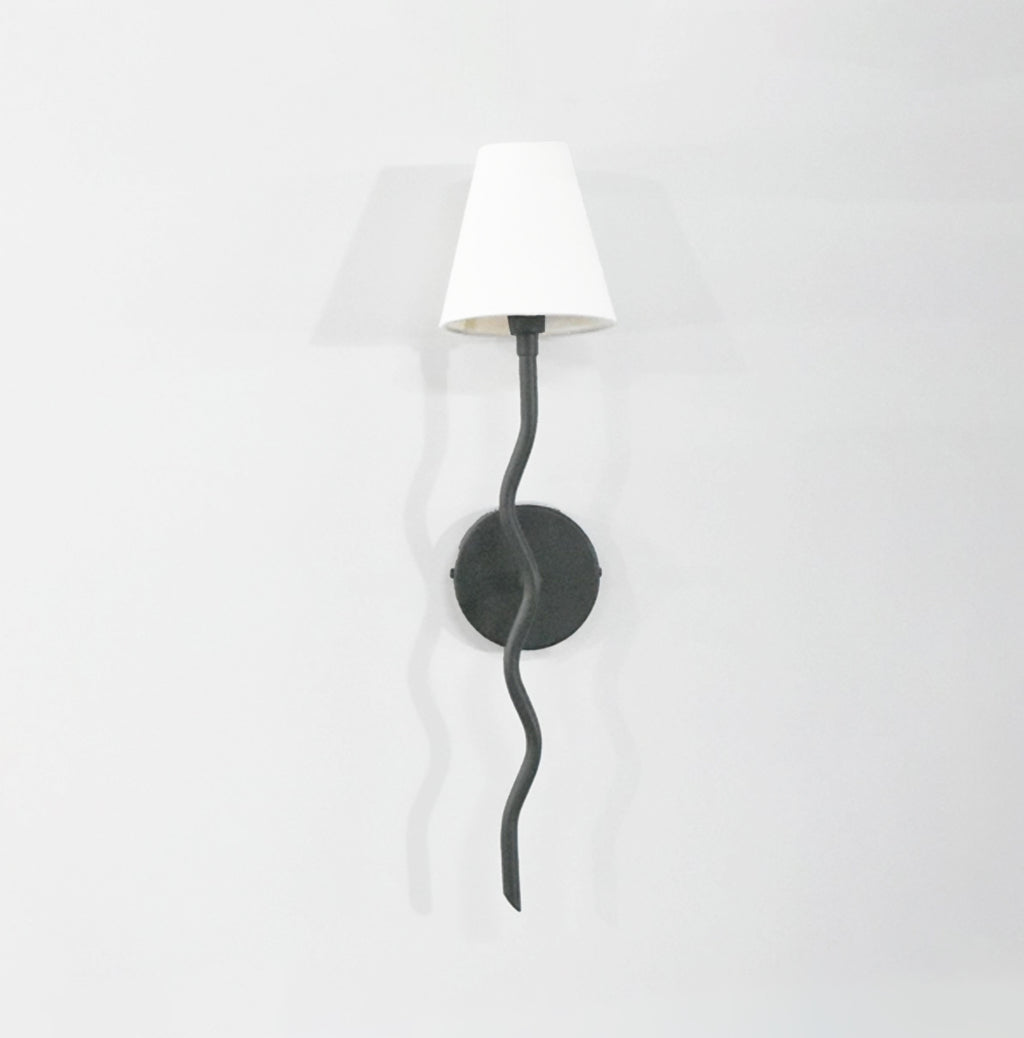 Unique Black Vertical Lamps You Need to See