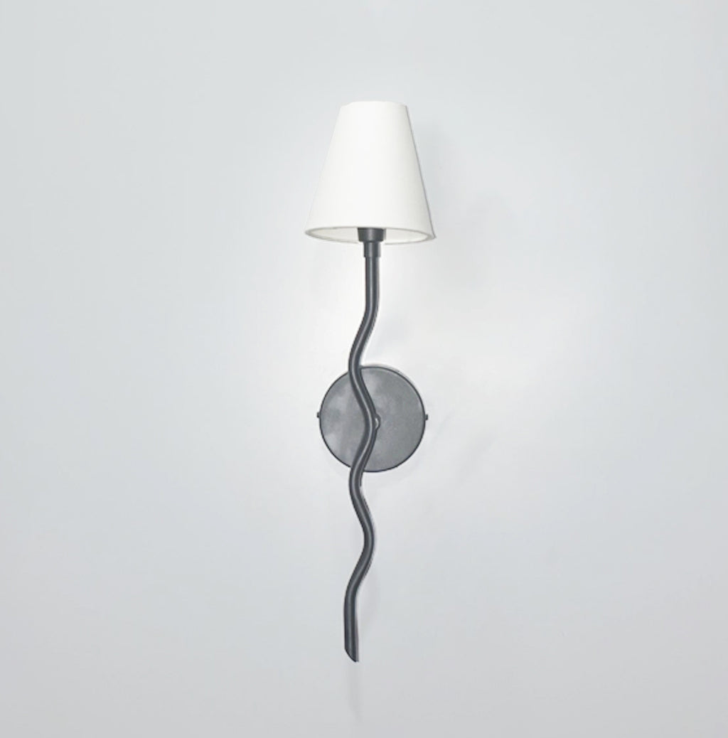 Unique Black Vertical Lamps You Need to See