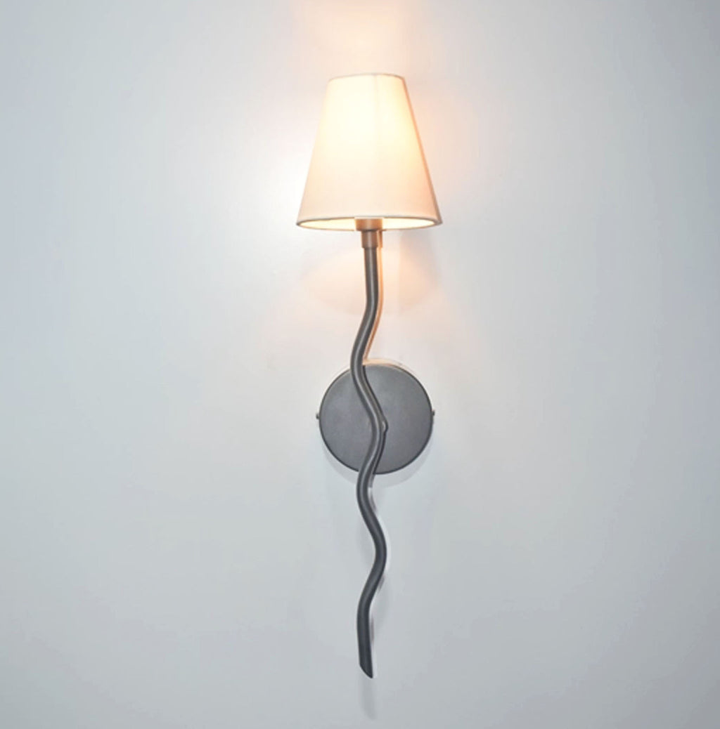 Unique Black Vertical Lamps You Need to See