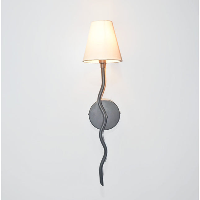 Unique Black Vertical Lamps You Need to See