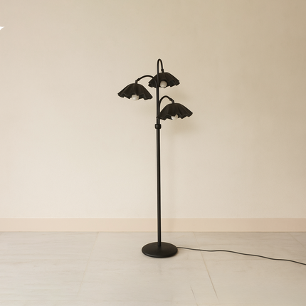 Elegant Floor Lamps to Elevate Your Space black