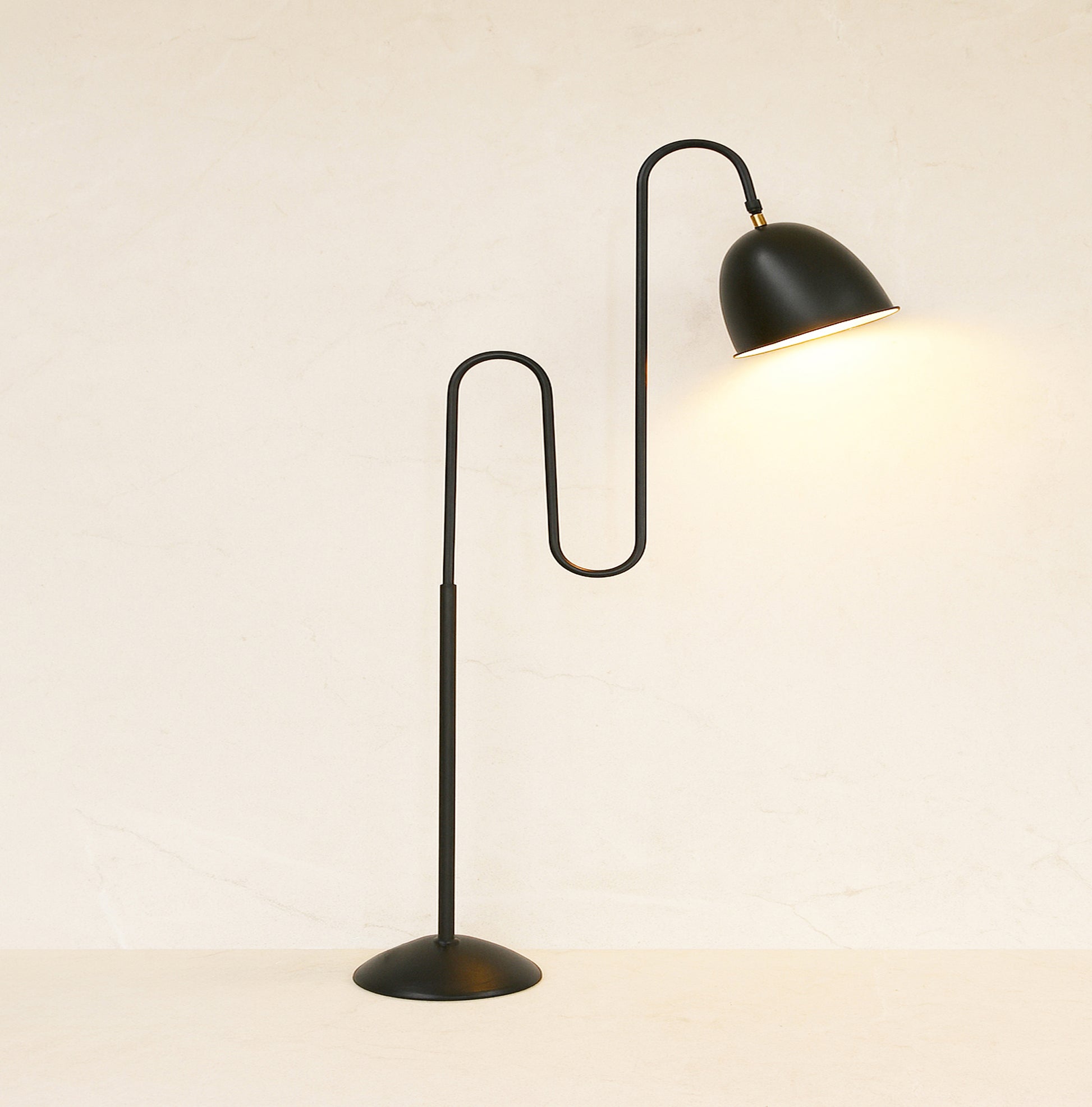 Discover the Charm of 5 Elegant Wall Lamps matte black