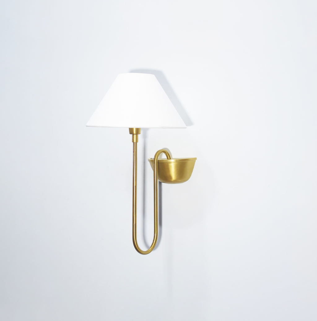 One Wall Lamp in Gold: A Touch of Luxury