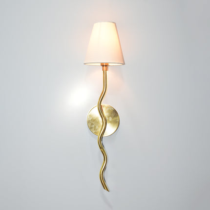 The Allure of Vertical golden Lamps in Home Design