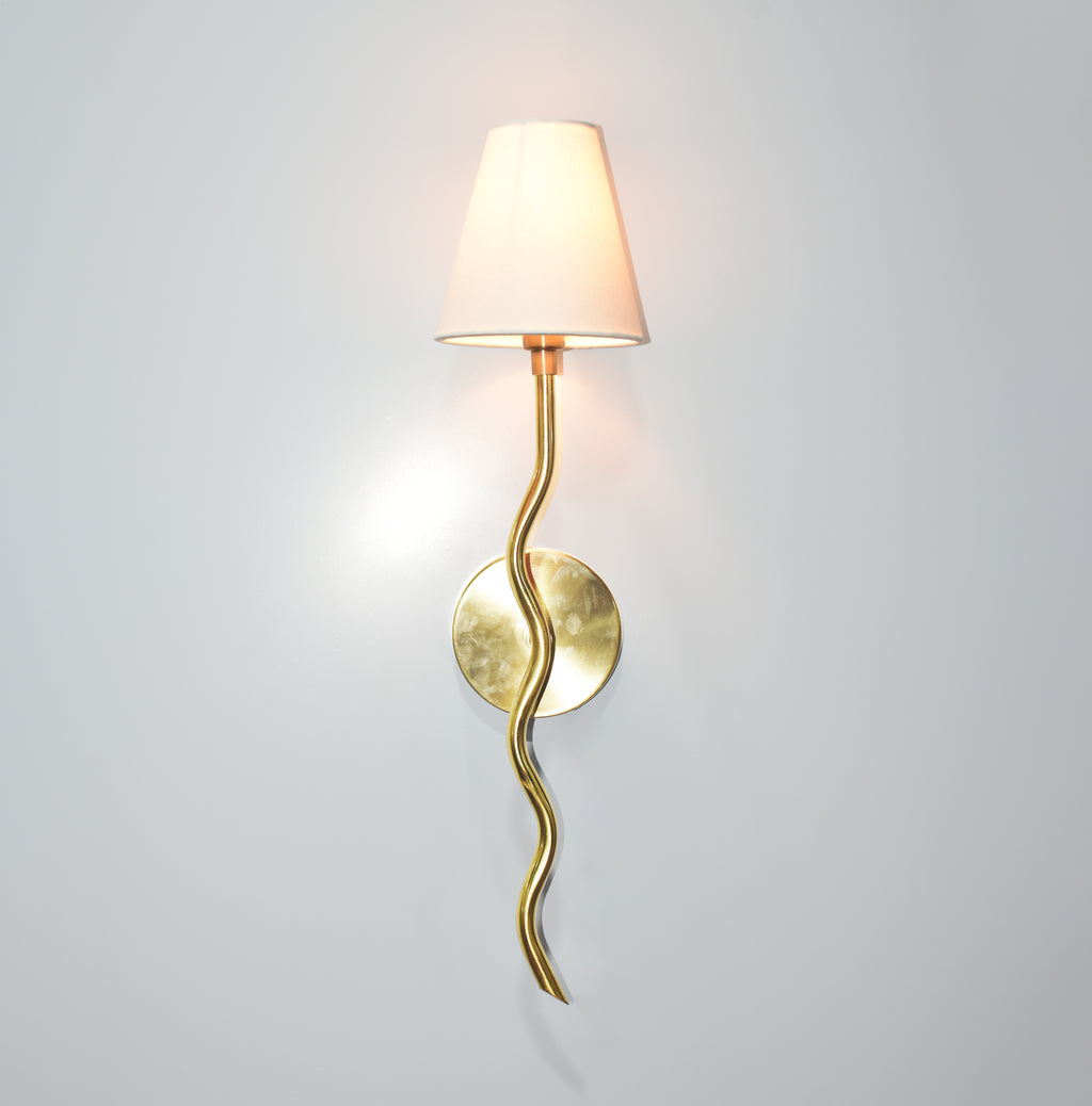 The Allure of Vertical golden Lamps in Home Design