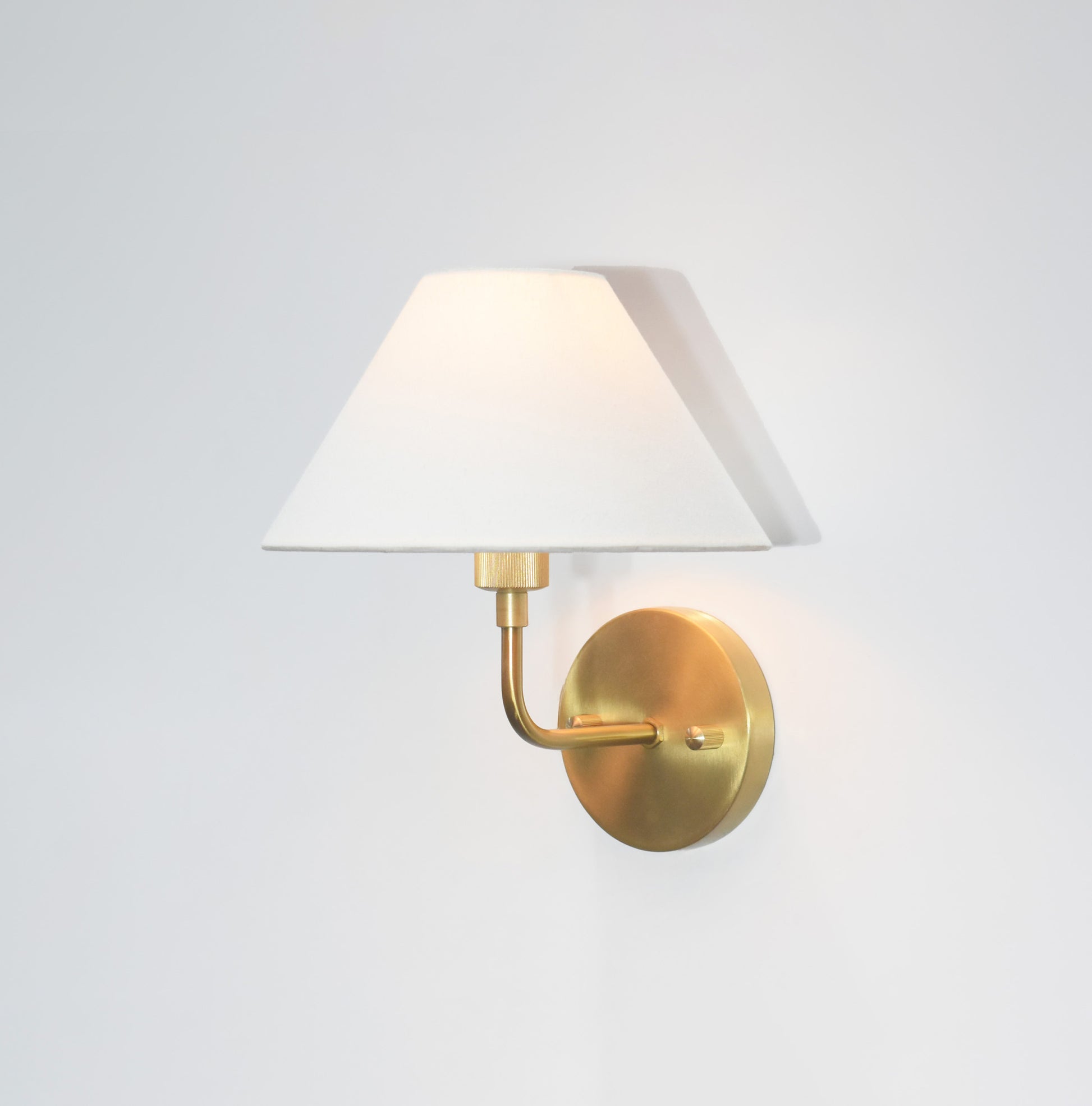 Stylish Canopy Wall Lamp: A Touch of Gold Elegance