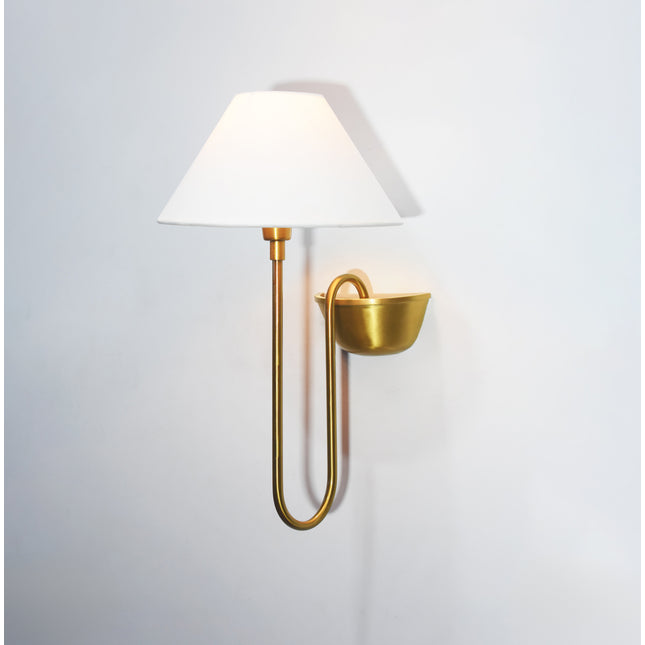 One Wall Lamp in Gold: A Touch of Luxury