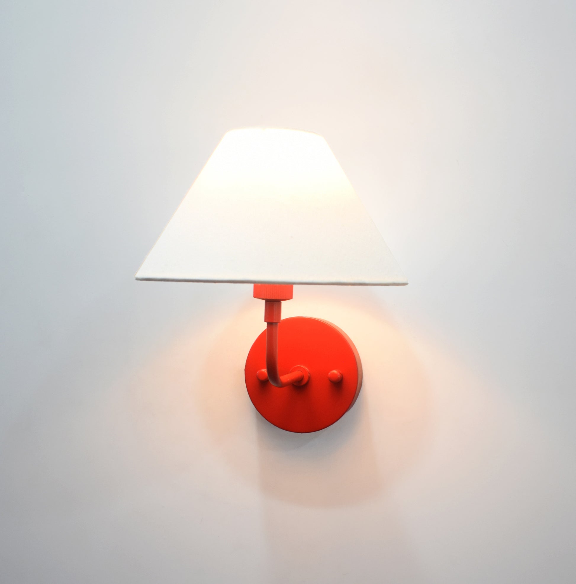 Chic red Wall Lamp with Canopy: A Perfect Lighting Choice