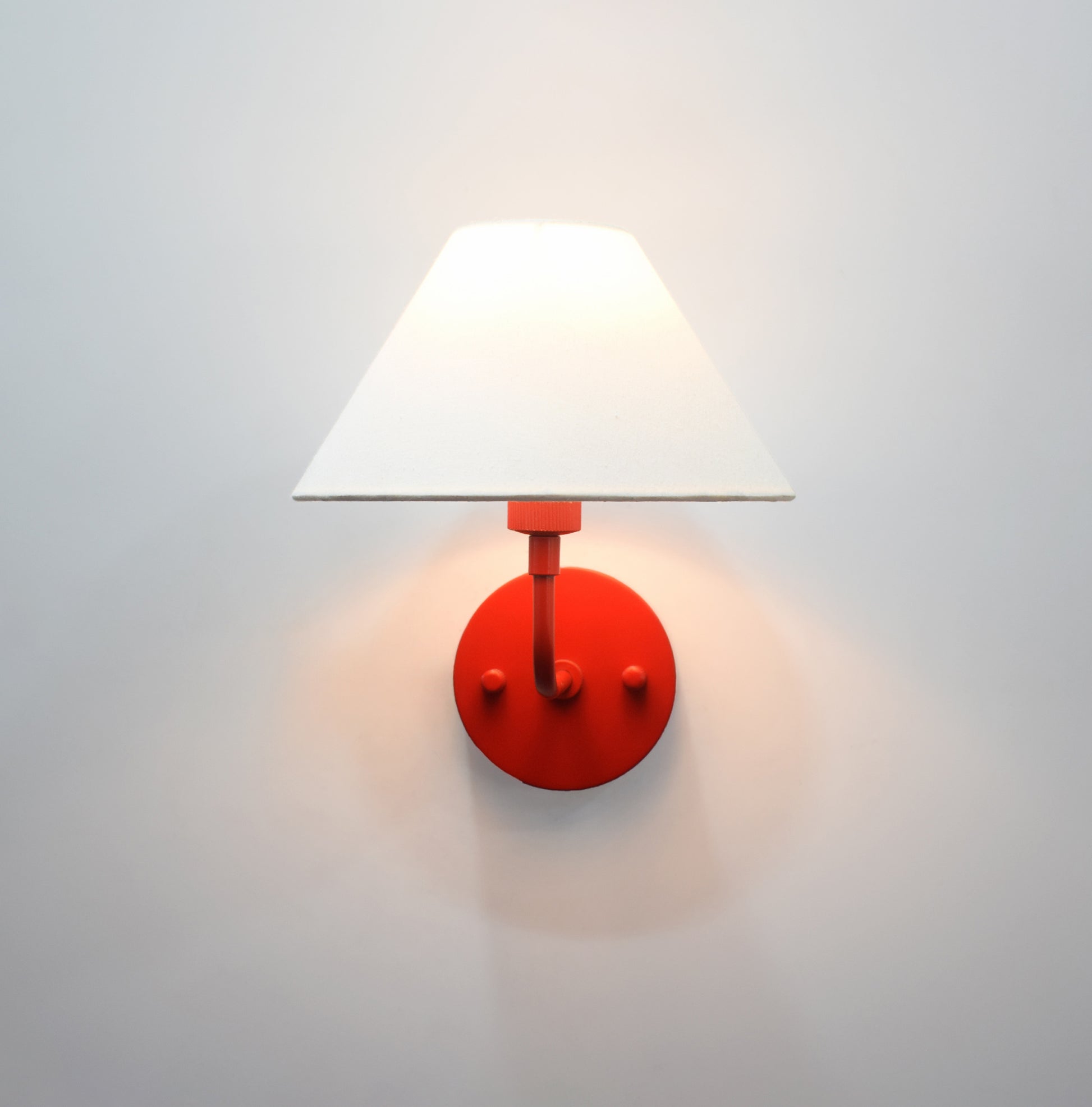 Chic red Wall Lamp with Canopy: A Perfect Lighting Choice