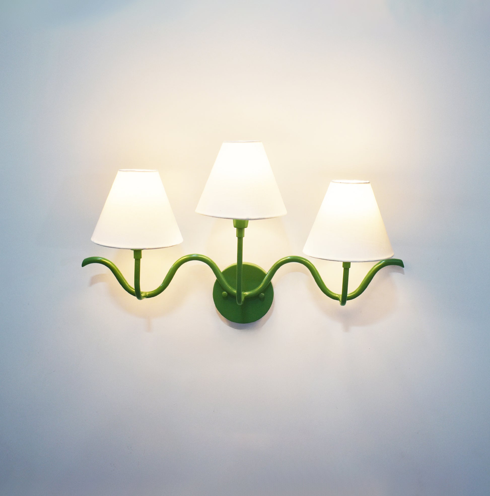 Unique Wall Lamps with Three Shades to Brighten Up