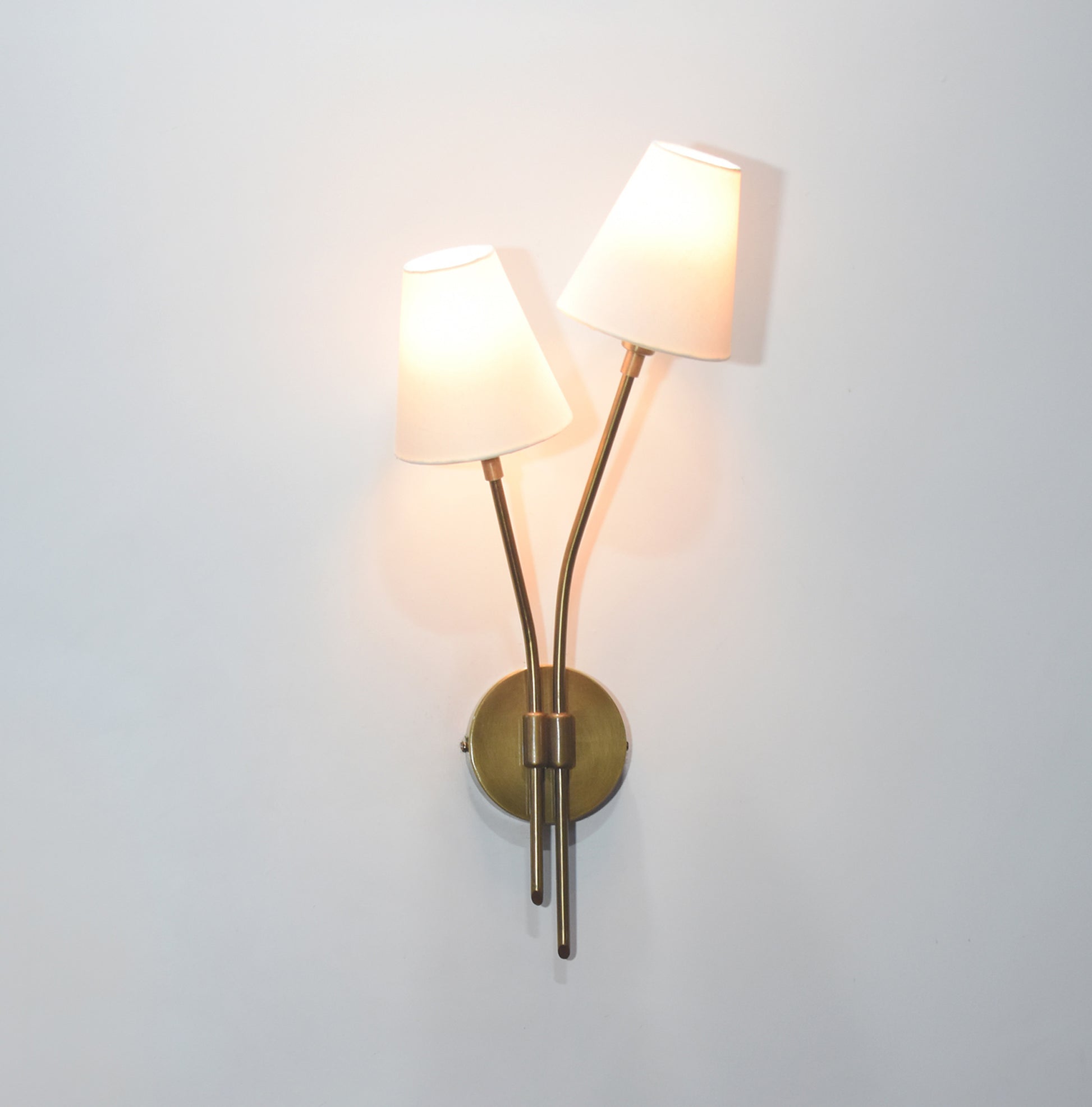 Stunning Golden Wall Lamps to Elevate Your Space