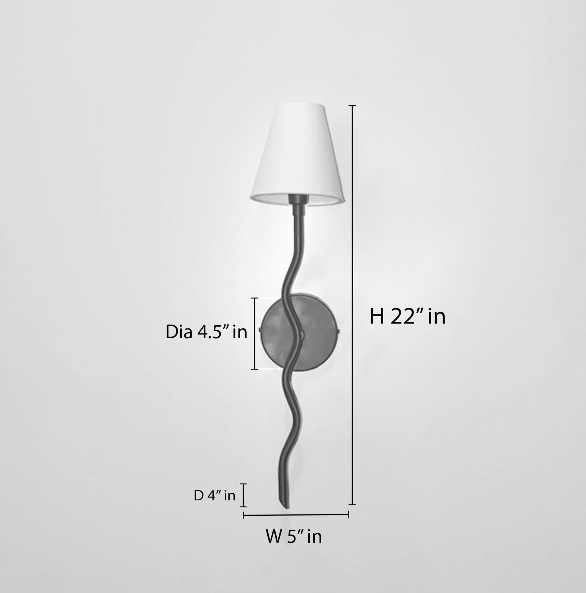 The Allure of Vertical golden Lamps in Home Design